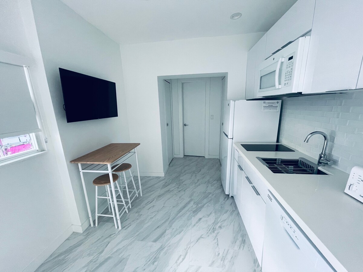 THE MARLIN BEACHSIDE | Unit 11 | Studio Apartment