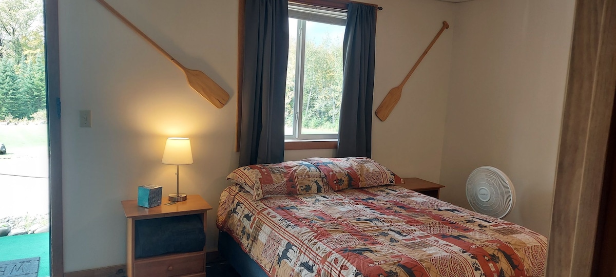 Motel-Style Room with Kitchenette near Sebec Lake