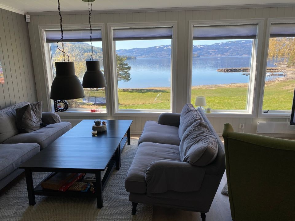 Spacious cabin, grand view over lake Tyrifjord