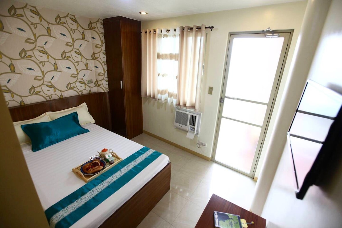 整洁且舒适的房间，靠近Cuneta Astrodome和SM MOA