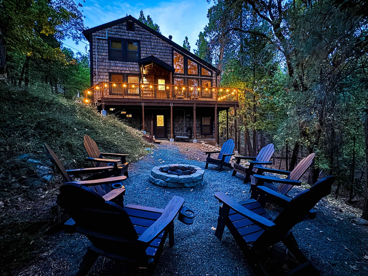 The Knotty Pine Lodge in Blue Lake Springs