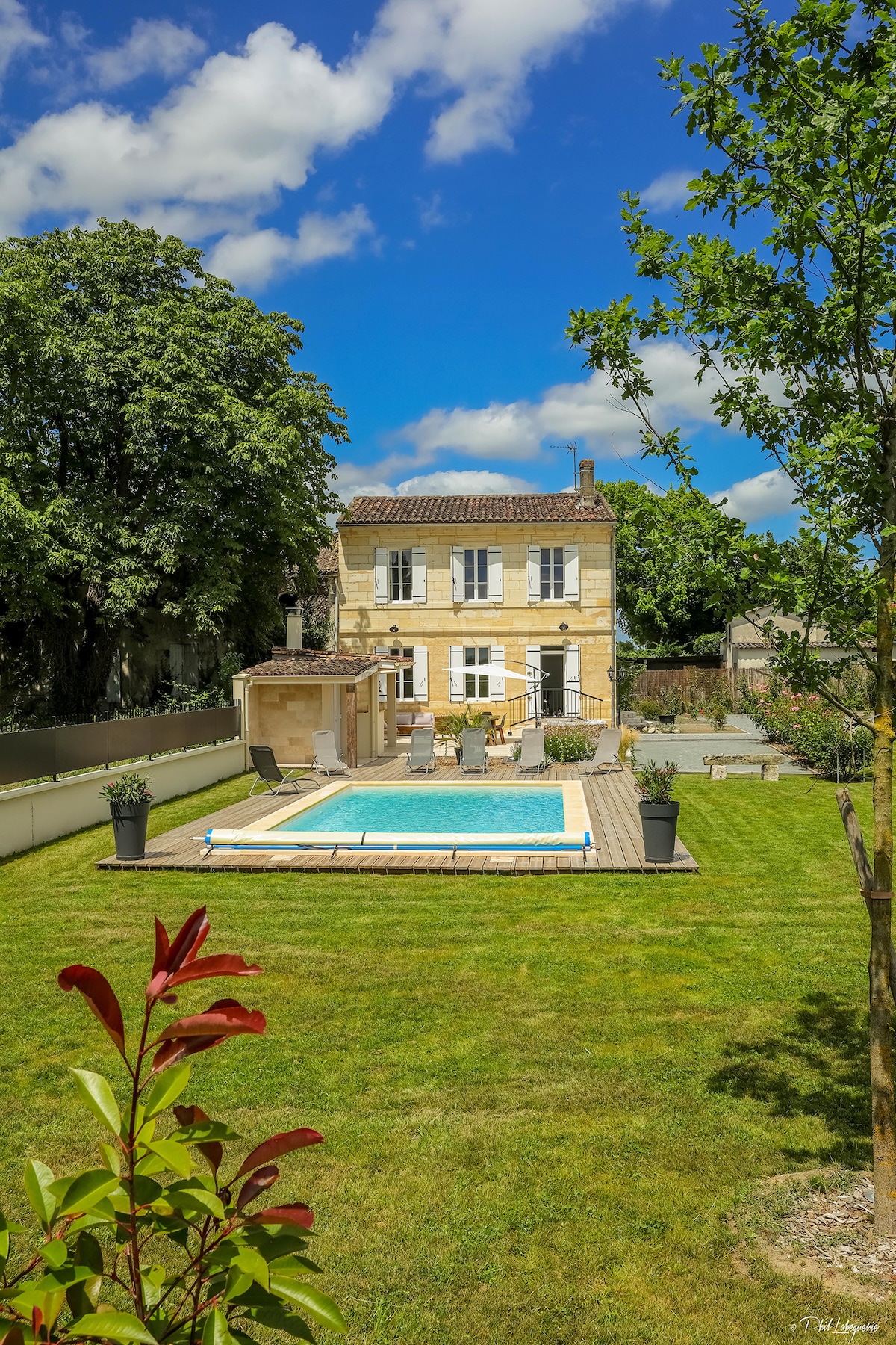 Maison Tour Berthonneau ，带泳池