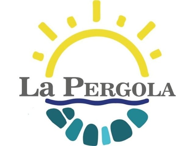 游泳池.la pergola.group游泳池区域。