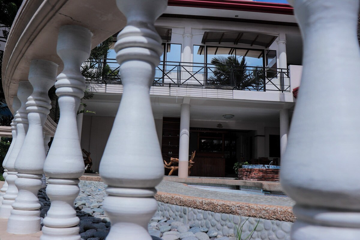 Dumaguete Multibedroom Mansion