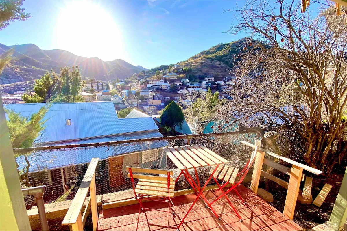 Spacious Studio "Under The B" in Bisbee