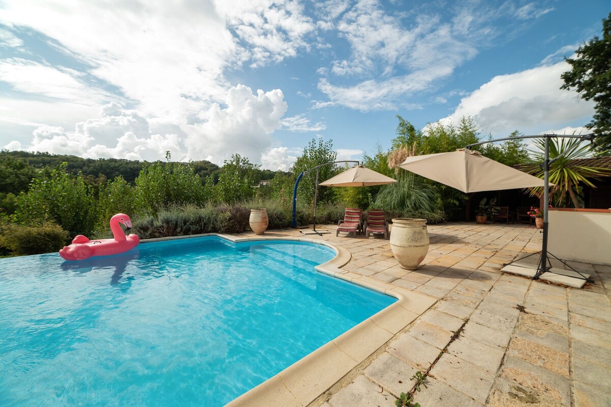 Cosy holiday home with private pool