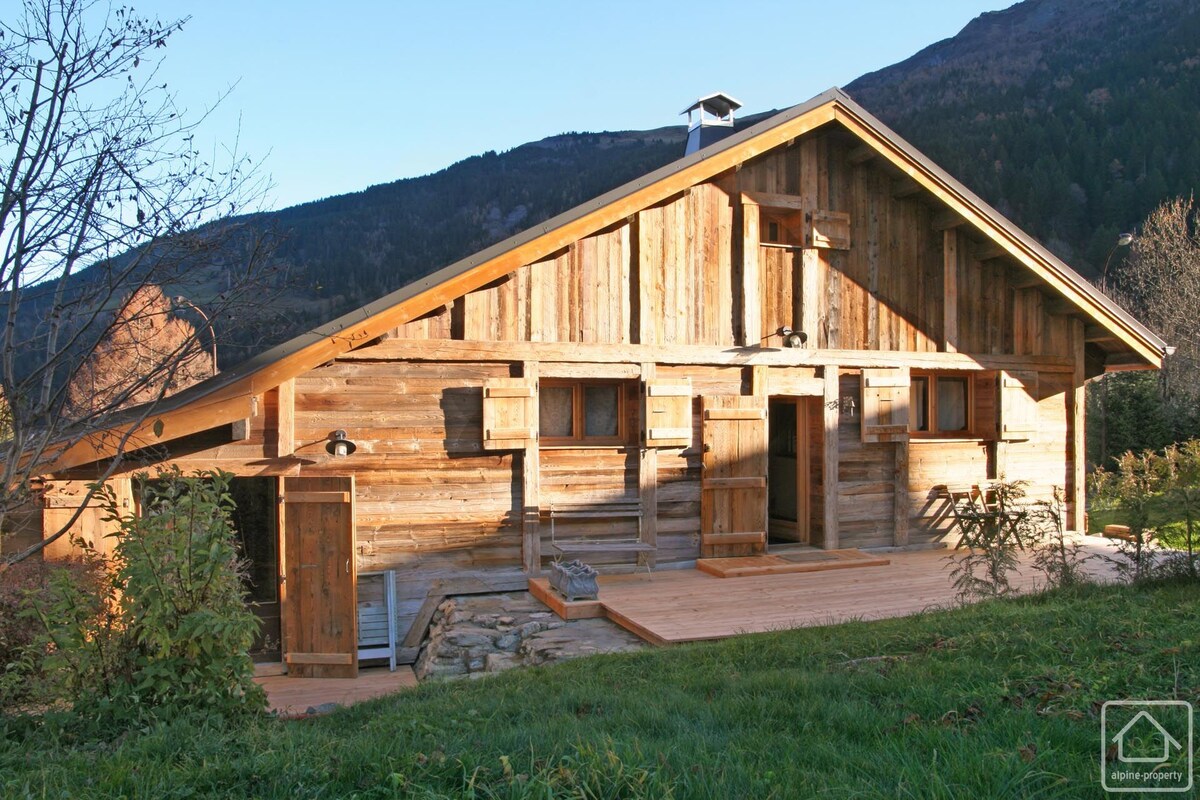 Traditional mountain chalet in Les Contamines