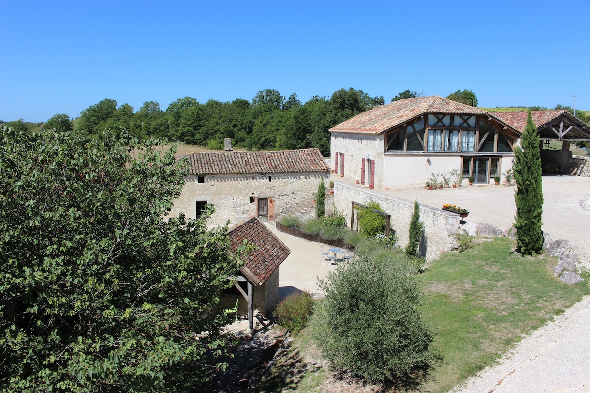 美丽的乡村别墅，位于奎西勃朗（ Quercy Blanc ）