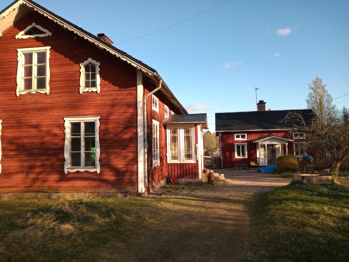 入住Djupvik Getgården的房客小屋！