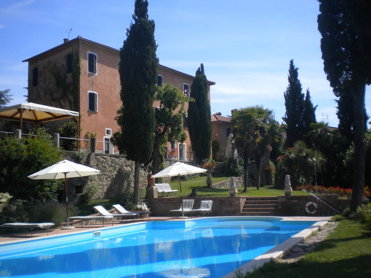 Geranium Apartment with Pool