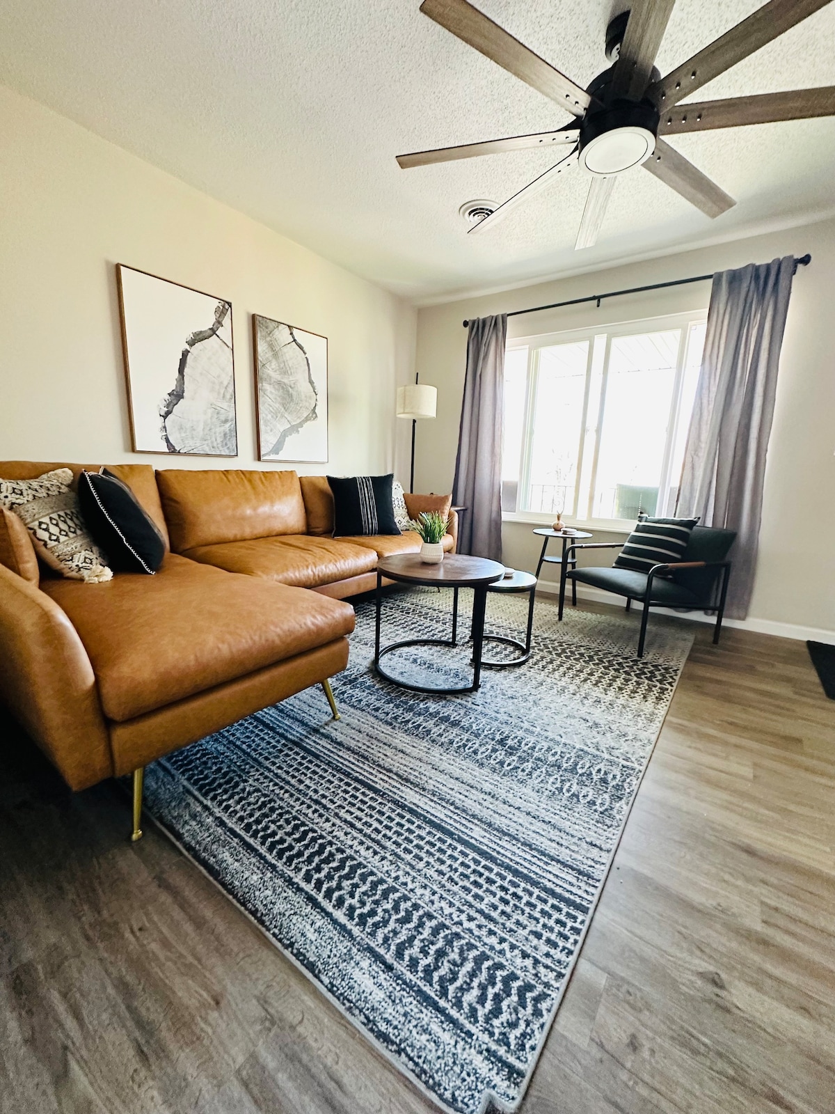 2 BD APT| Fast Wi-Fi | Washer/Dryer| Fireplace