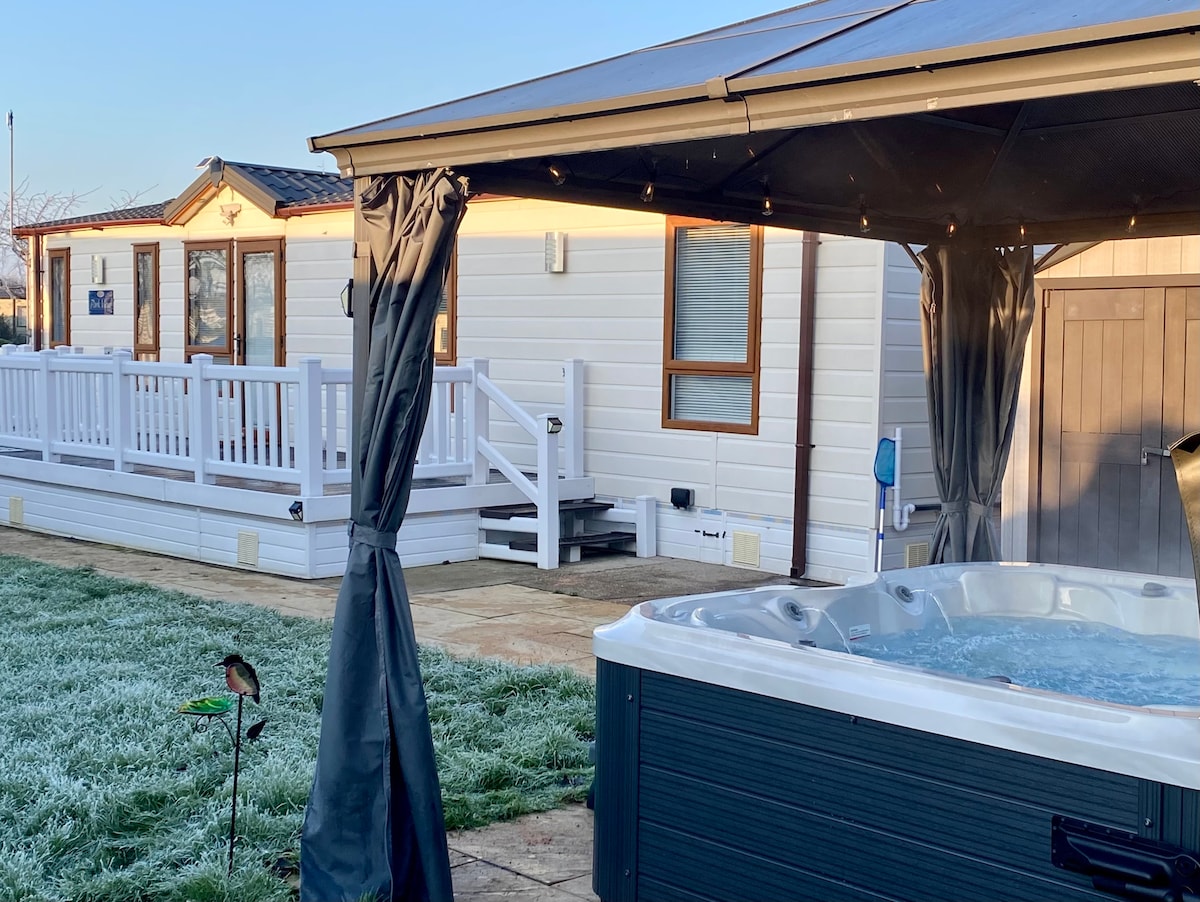 Hot tub Dog friendly Country Coast 5* Holiday Park