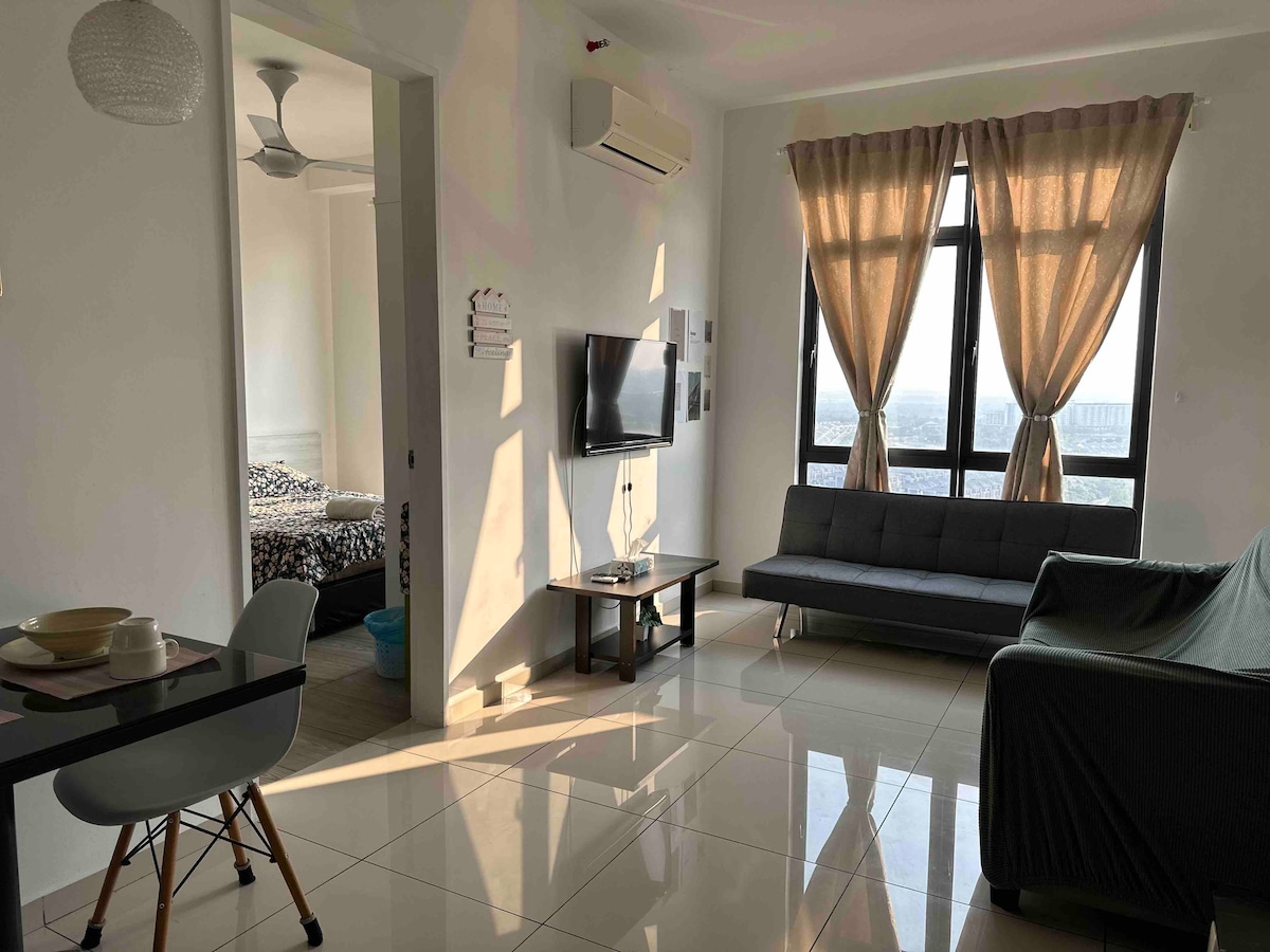 Lake View | Cyberjaya | 1BR | Parking | No Wifi