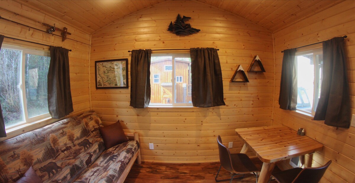 Sol Duc Den-East ，一间带大型冒险的小木屋