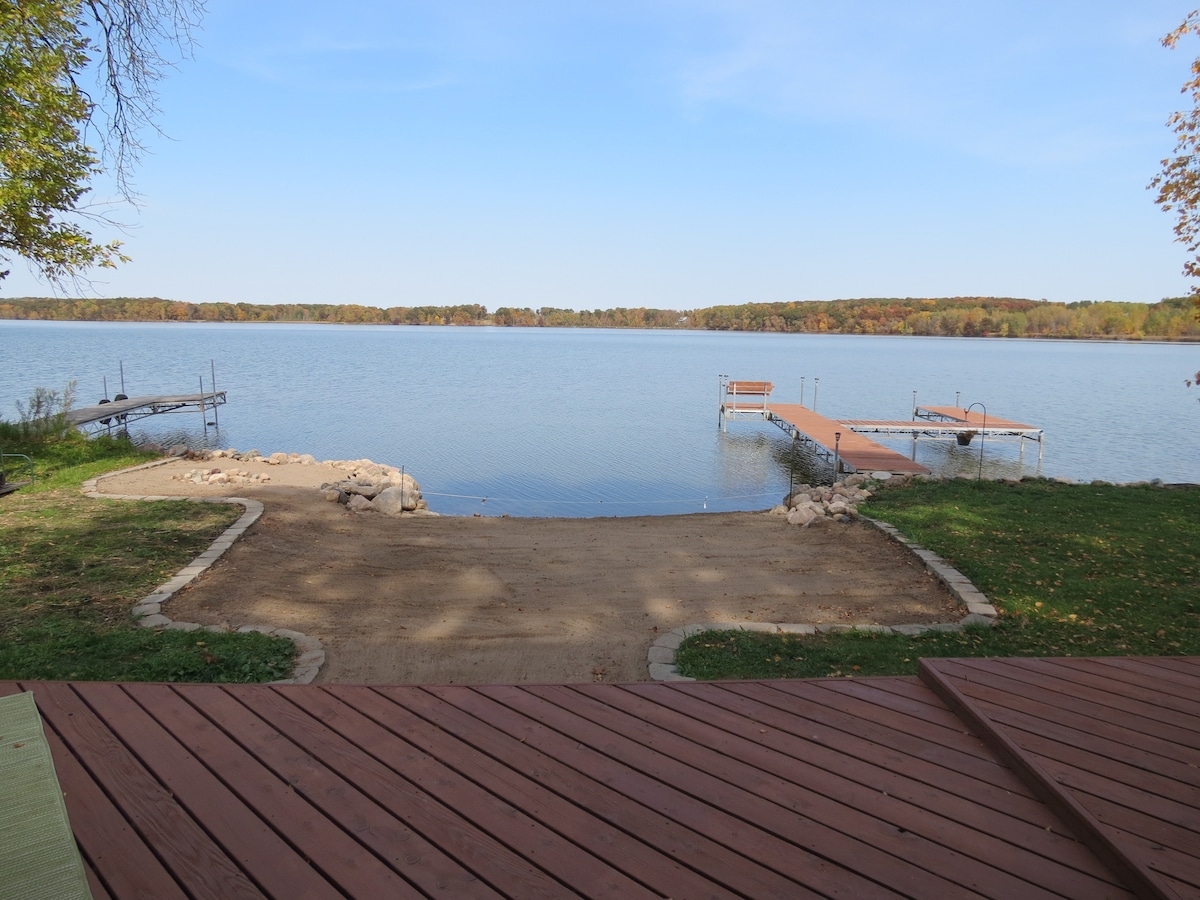 弗里蒙特湖畔小屋（ Fremont Cottage Lake House ） -靠近明尼阿波利斯（ Minneapolis