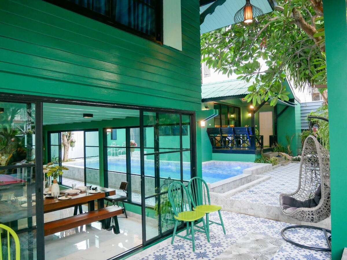海边50米绿沙滩泳池别墅 Green pool villa 5 bed