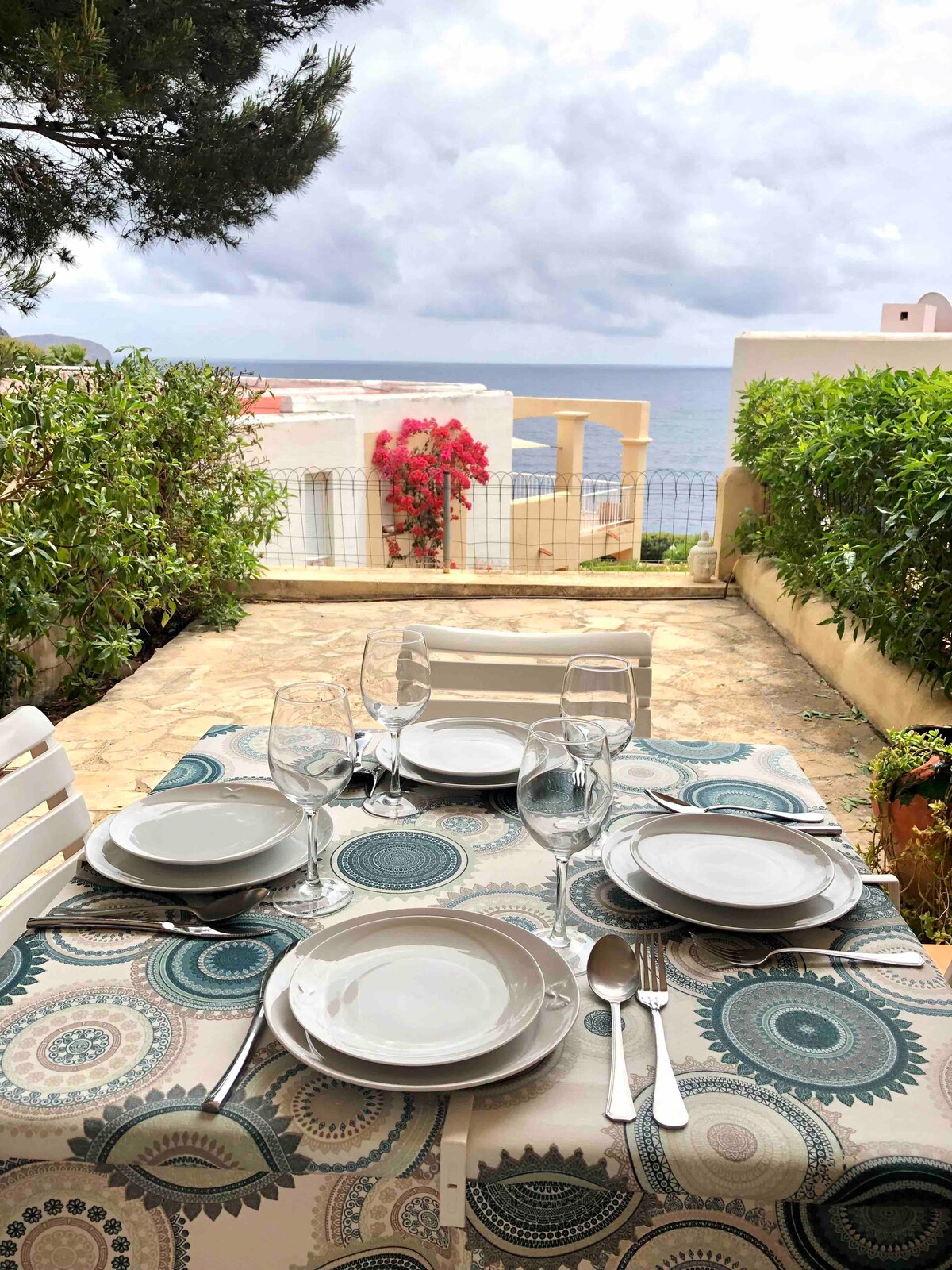 Lovely sea view apartment, large private terrace