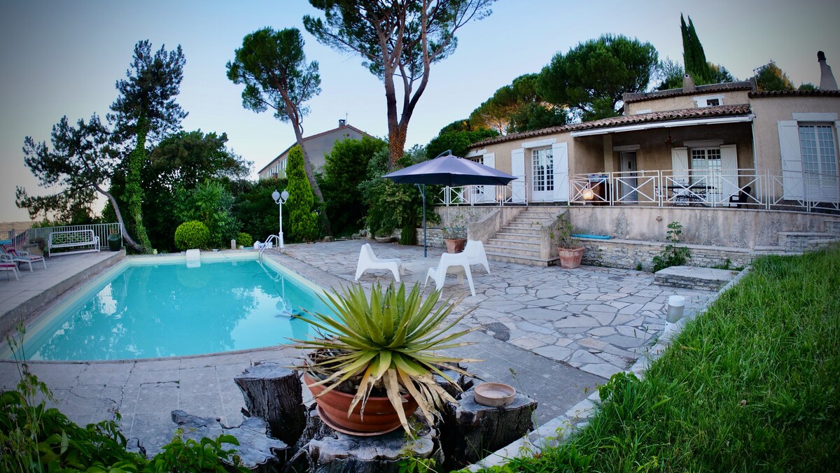 露台别墅，可欣赏泳池和壮丽的景色
