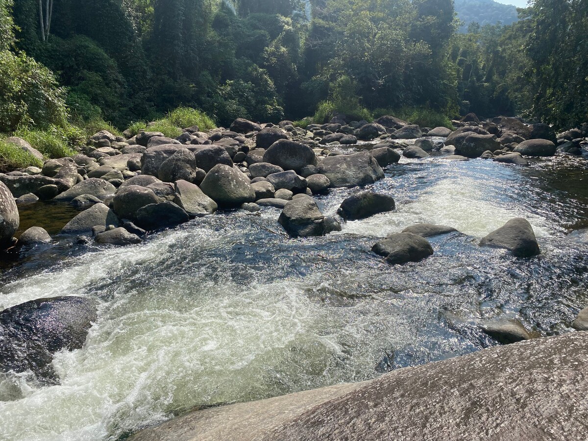 Cantinho verde paraty-Netflix/Wi-Fi,cachoeira..