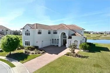 7 bedroom  Gated Golf community, with a pool