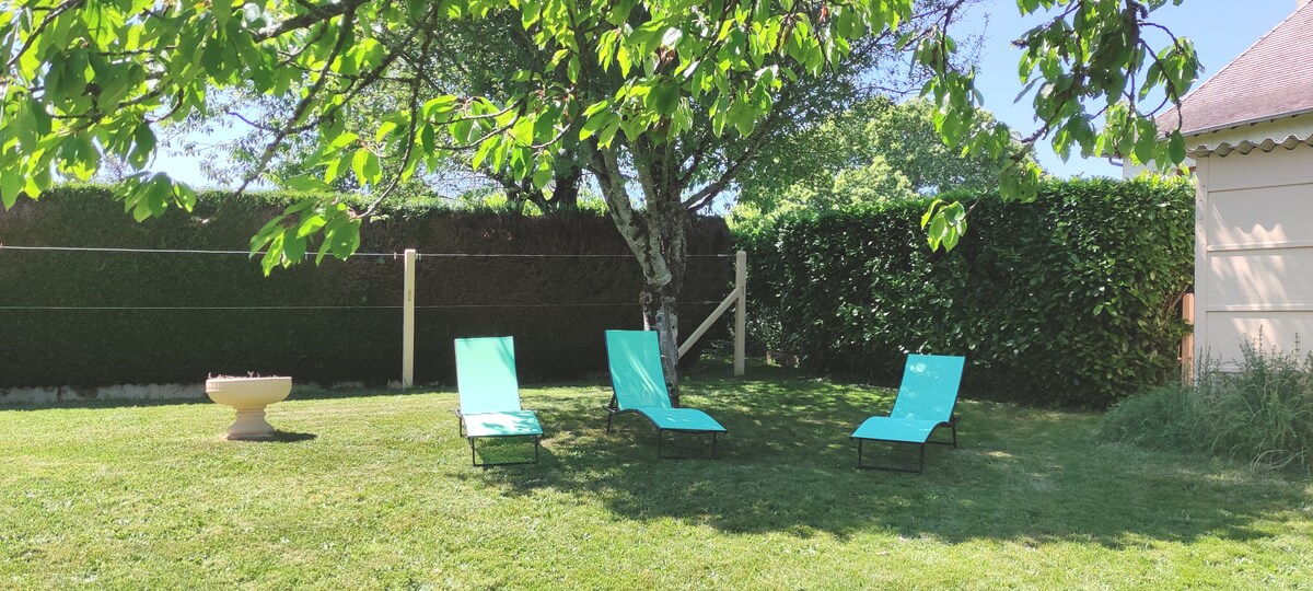 Jolie  maison de village calme , verdure et nature