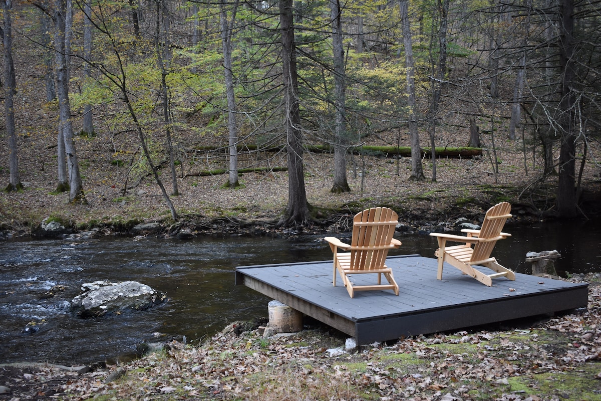 Silver Fox Water Front Hot Tub Pocono SsMook Home