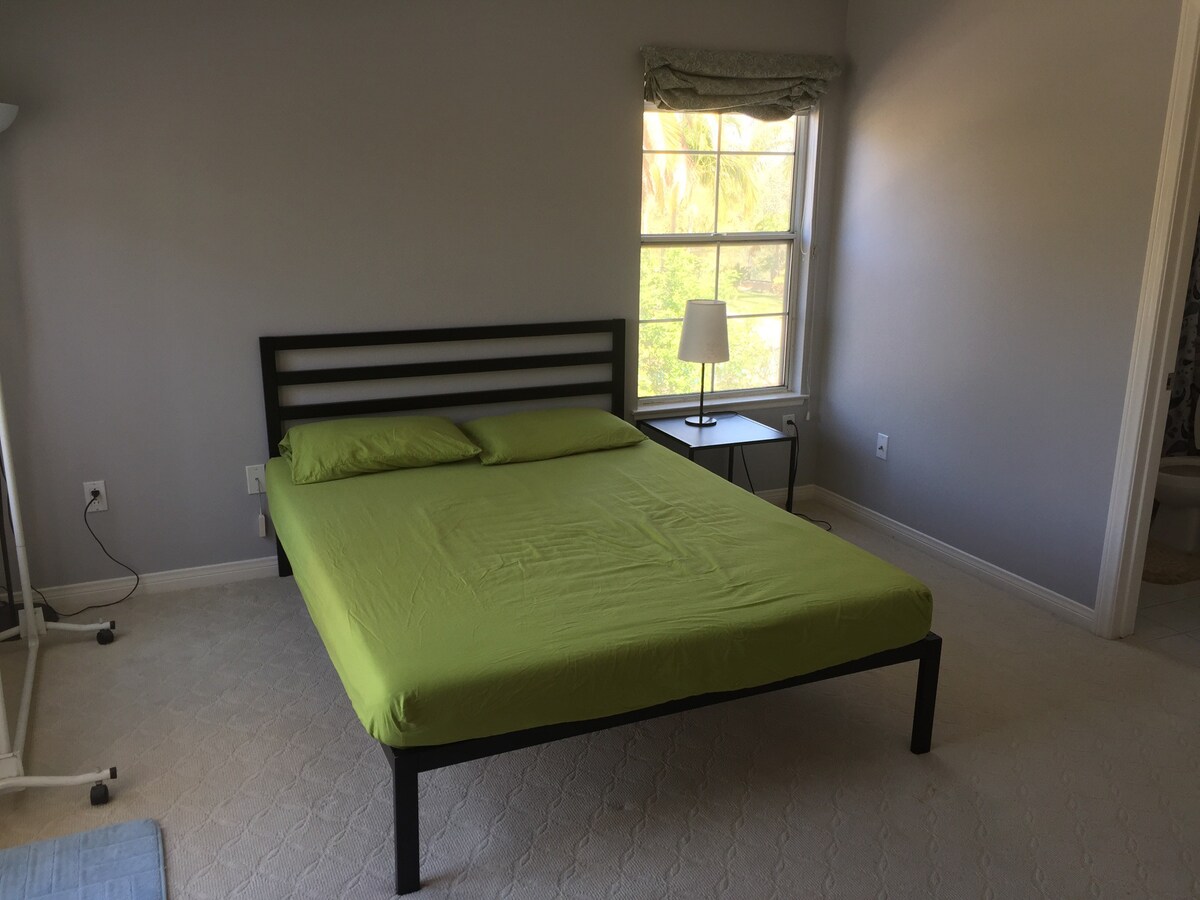 Rowland heights queen size bed 独立房间带卫浴