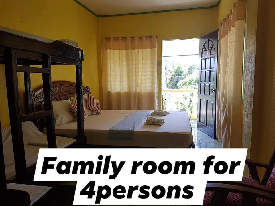 Malapascua Guanna's Bed & Breakfast (Family Room)