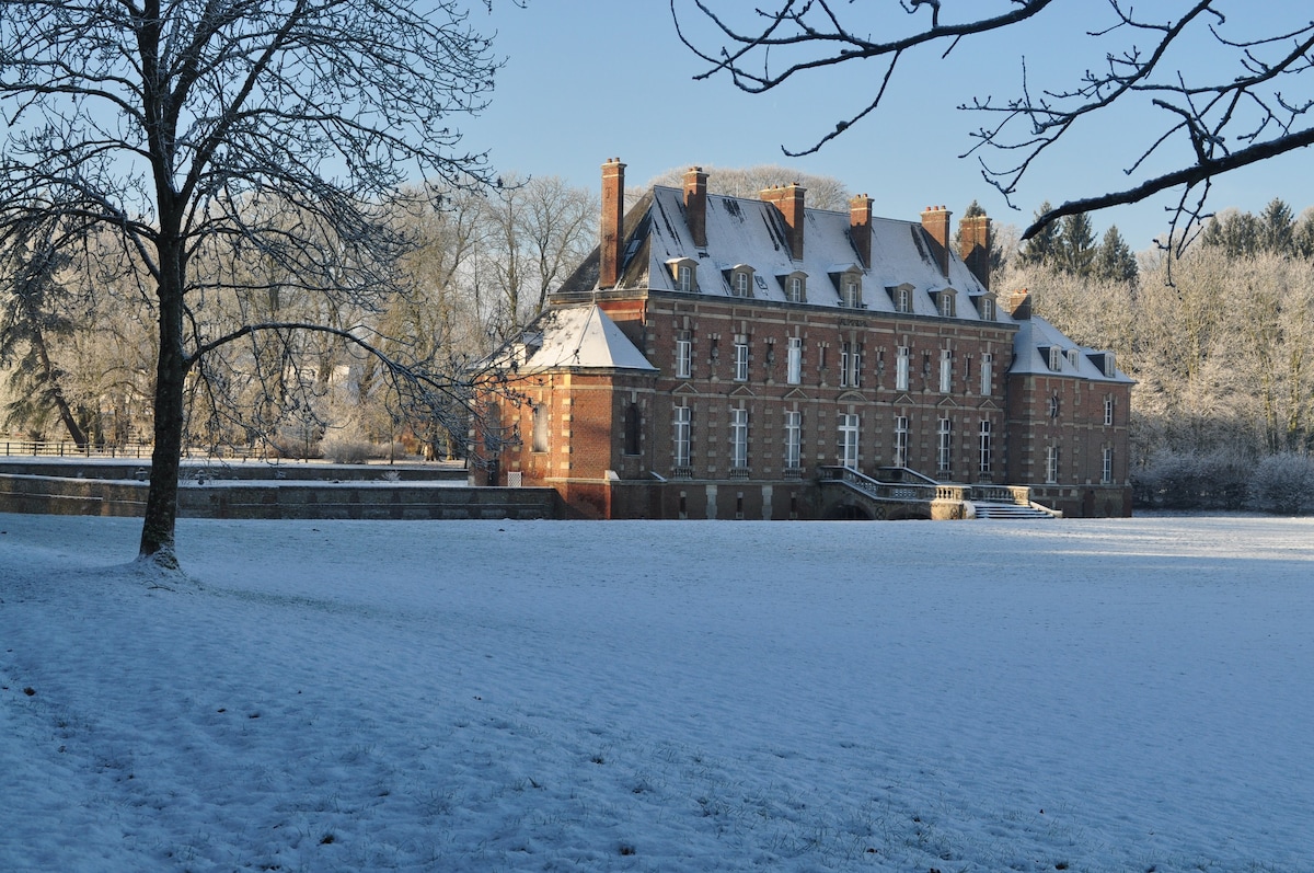 奥图伊尔城堡（ Château d 'Auteuil ）的宏伟客房