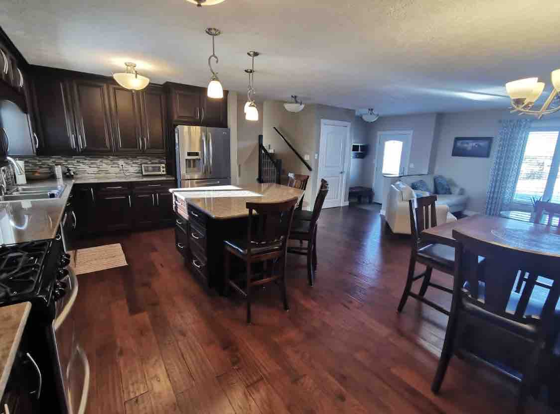 Cardston Hilltop House, fully renovated 4 bedroom