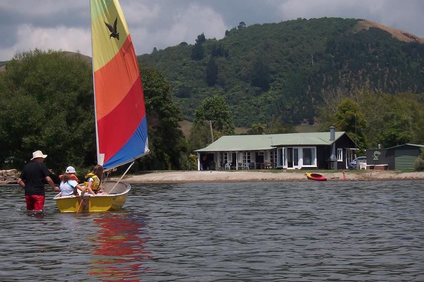 Mahoenui Lakeside乡村小屋