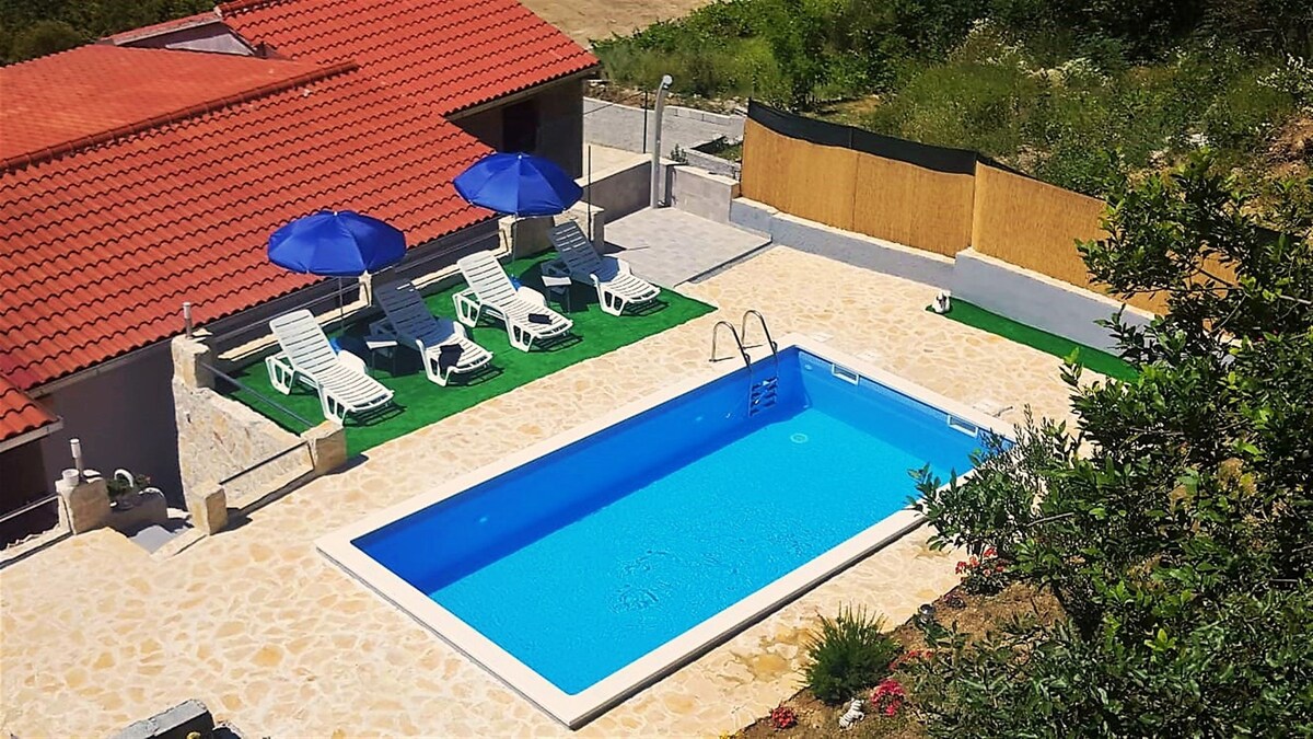 Holiday Home Dijamant with a Private Pool