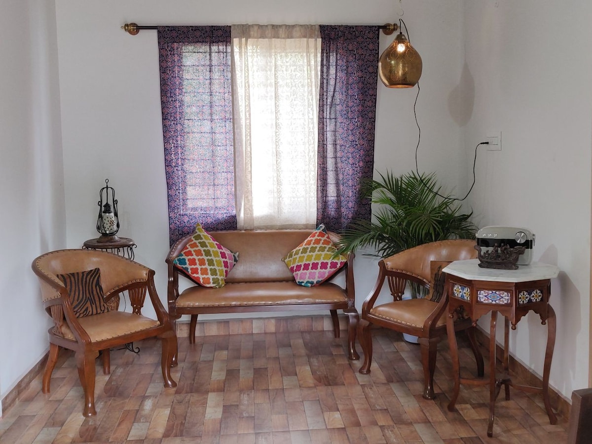 Anubhav别墅2卧室，带花园，毗邻湖泊。