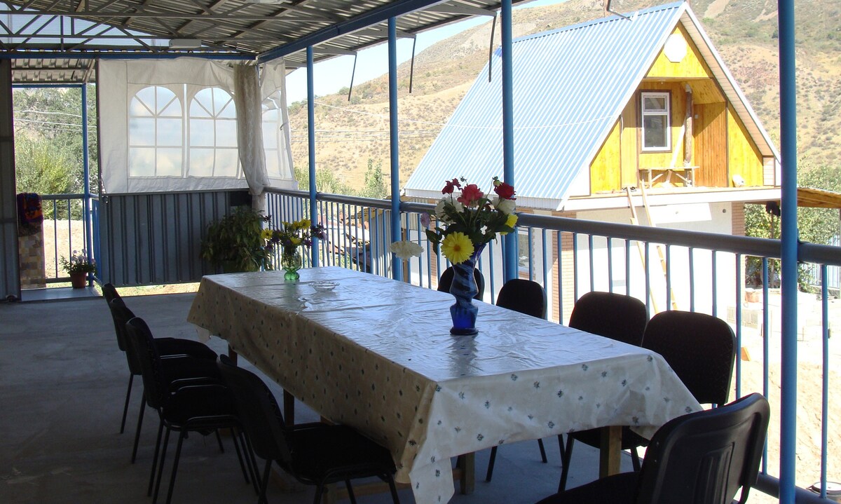 Guesthouse  (6 to 8 people) in the Turgen gorge