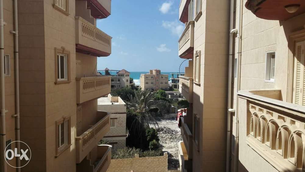 距离海滩仅几步之遥的Sidi Kreer公寓
