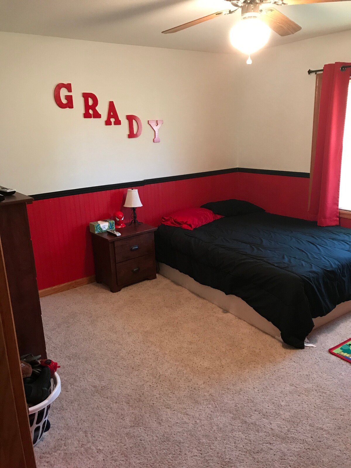 Large home close to all the necessities in chadron