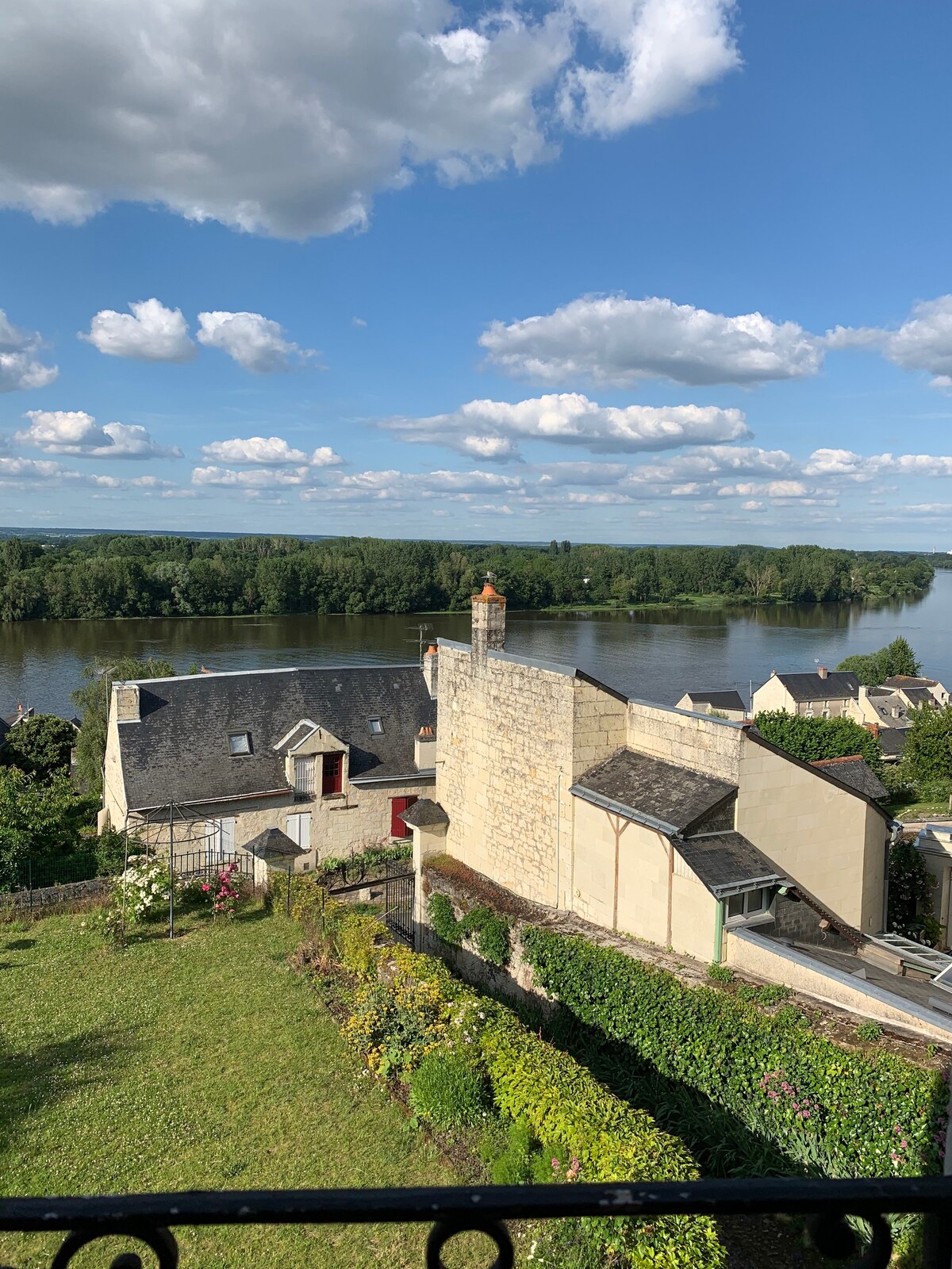Domaine de Bellevue ：俯瞰卢瓦尔河的房子