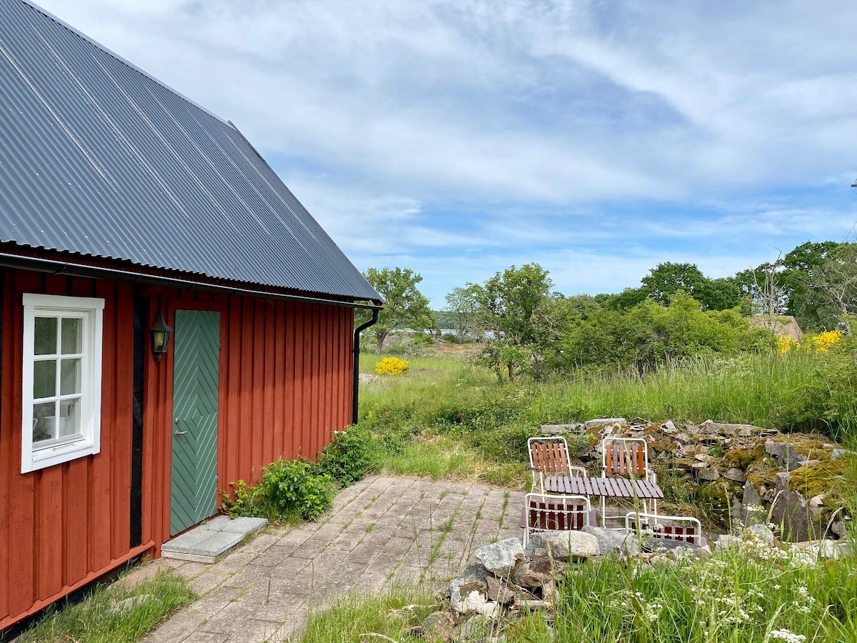 Seafront cottage in stunning nature reserve!