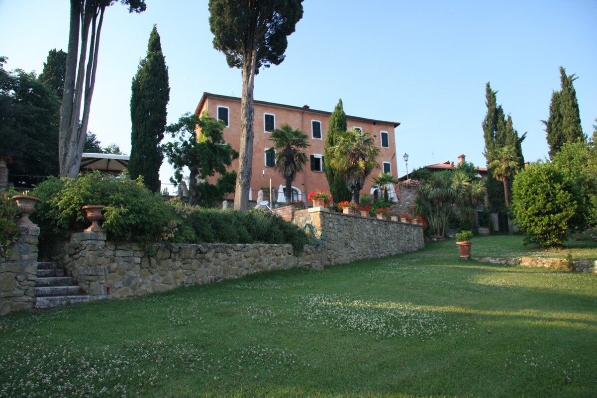 Rosemary Apartment with Pool