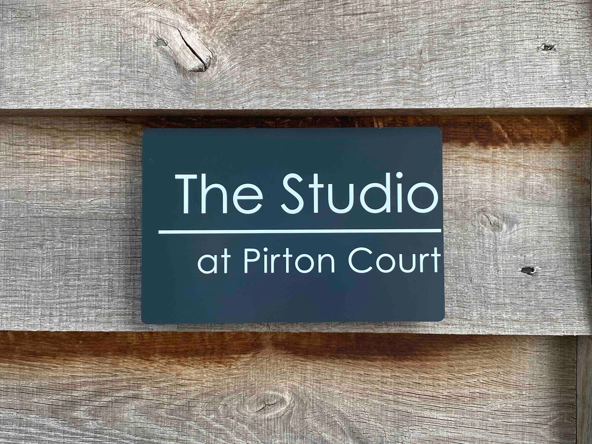 The Studio at Pirton Court