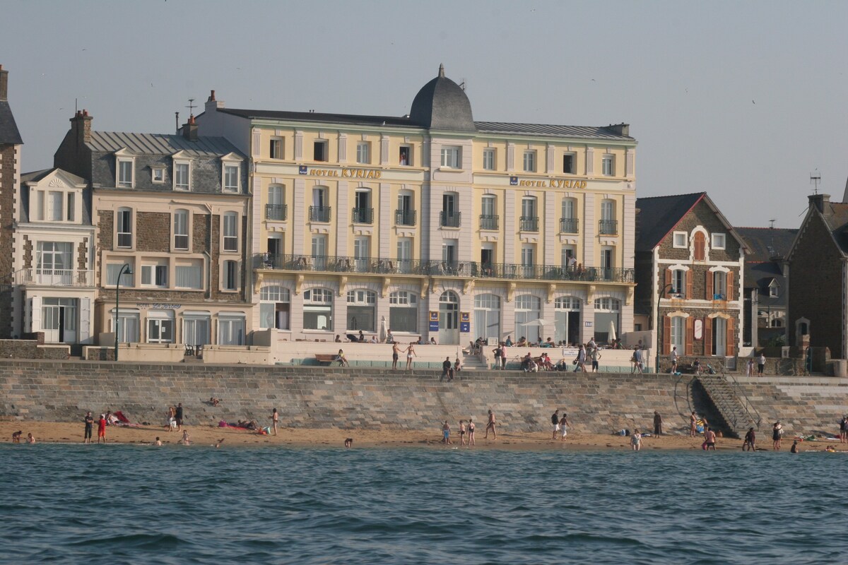 Chambre double vue sur mer, hotel kyriad plage