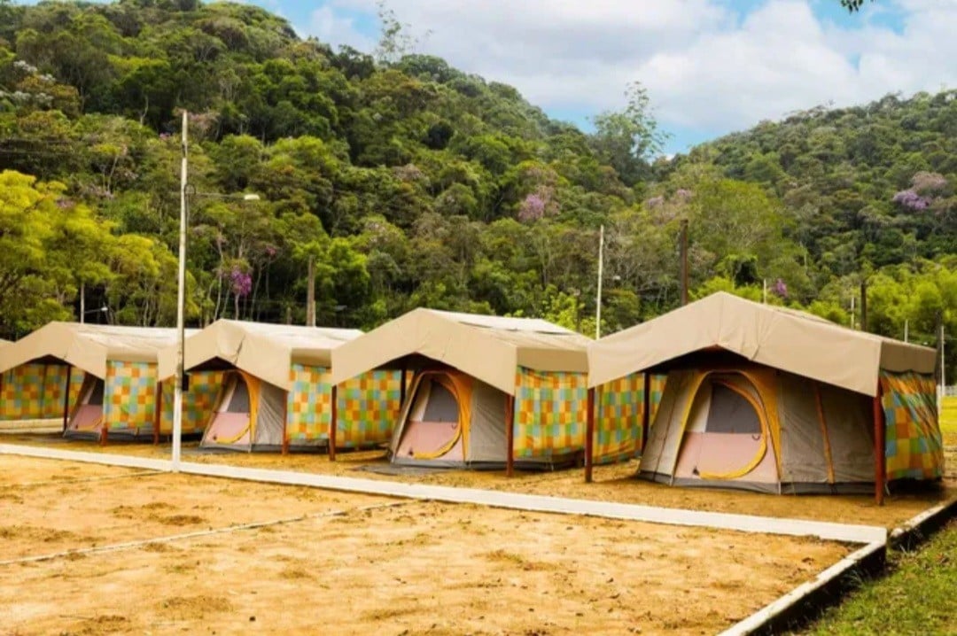 c/ café, almoço - Camping Floresta dos Manacás
