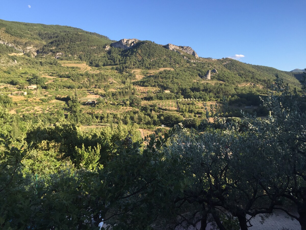 Maison avec piscine privative en Drôme provençale