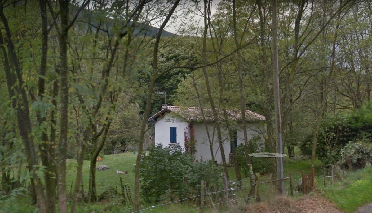 Maison de vacances dans grand jardin avec piscine