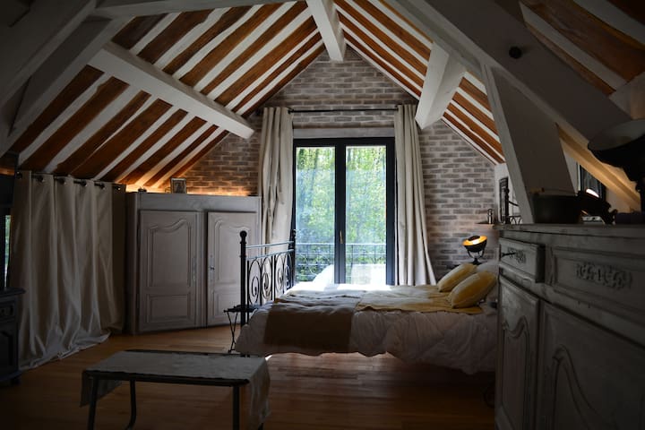 杜尔当室内壁炉民宿