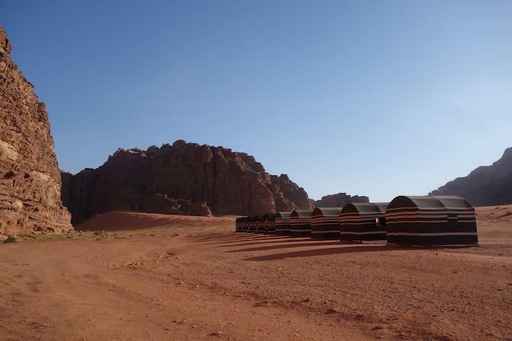 Wadi Rum Village 的民宿