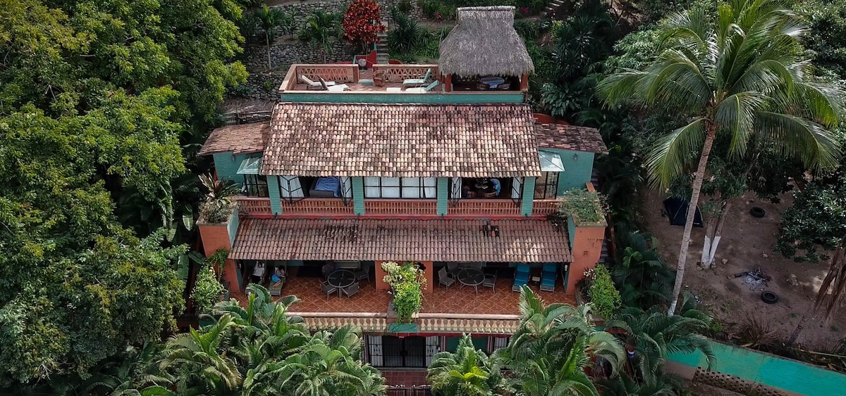 Cielo Suite - The Penthouse of Villa Iguana Verde