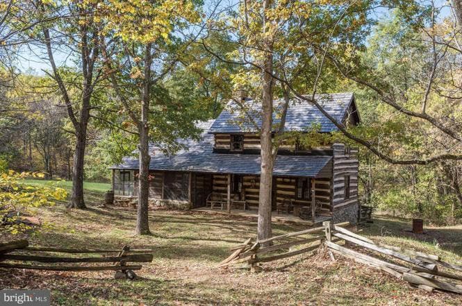 山姆怀特小木屋（ The Sam White Cabin ）。徒步旅行者的天堂