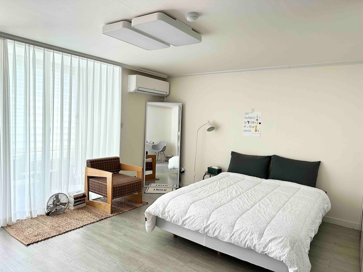 simple studio in Gangnam
강남 원룸 아파트