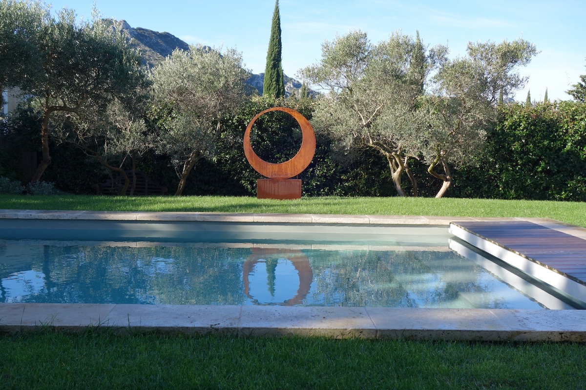 Villa, piscine chauffée privée, belle vue Alpilles